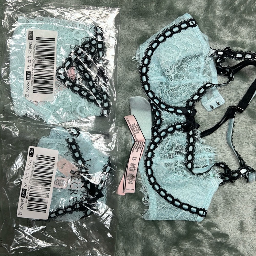 Victoria's Secret Light Blue Lace Bra